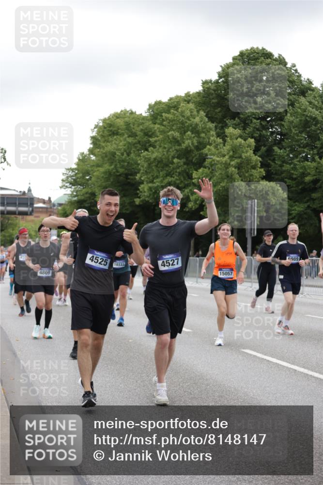29.06.2025 - hella hamburg halbmarathon Jannik Wohlers http://msf.ph/oto/8148147 29.06.2025 10:48:56 Lombardsbrücke 1525, 1625, 2067, 2395, 2527, 2541, 2713, 2927, 3070, 3183, 3232, 3383, 3943, 4403, 4525, 4527, 4589, 4769, 4809, 5106, 5118, 5463, 6979, 6989, 7301, 7650, 7931, 7936, 8549, 9245, 9261, 10033, 10038, 10130, 10333, 10479, 10782, 10785, 11031, 11558, 11681, 12010, 12664, 12669, 13564, 13565, 14080, 14081, 14389, 14390, 15057, 16436, 16759, 17085, 17089, 17287, 17315, 17647, 17964, 18453, 18470 meine-sportfotos.de
