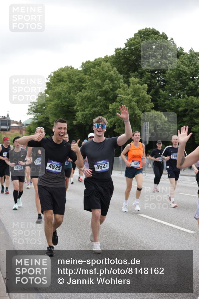 29.06.2025 - hella hamburg halbmarathon Jannik Wohlers http://msf.ph/oto/8148162 29.06.2025 10:48:56 Lombardsbrücke 1525, 1625, 2067, 2395, 2527, 2541, 2713, 2927, 3070, 3183, 3232, 3383, 3943, 4403, 4525, 4527, 4589, 4769, 4809, 5106, 5118, 5463, 6979, 6989, 7301, 7650, 7931, 7936, 8549, 9245, 9261, 10033, 10038, 10130, 10333, 10479, 10782, 10785, 11031, 11558, 11681, 12010, 12664, 12669, 13564, 13565, 14080, 14081, 14389, 14390, 15057, 16436, 16759, 17085, 17089, 17287, 17315, 17647, 17964, 18453, 18470 meine-sportfotos.de
