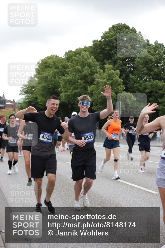 29.06.2025 - hella hamburg halbmarathon Jannik Wohlers http://msf.ph/oto/8148174 29.06.2025 10:48:56 Lombardsbrücke 1525, 1625, 2067, 2395, 2527, 2541, 2713, 2927, 3070, 3183, 3232, 3383, 3943, 4403, 4525, 4527, 4589, 4769, 4809, 5106, 5118, 5463, 6979, 6989, 7301, 7650, 7931, 7936, 8549, 9245, 9261, 10033, 10038, 10130, 10333, 10479, 10782, 10785, 11031, 11558, 11681, 12010, 12664, 12669, 13564, 13565, 14080, 14081, 14389, 14390, 15057, 16436, 16759, 17085, 17089, 17287, 17315, 17647, 17964, 18453, 18470 meine-sportfotos.de
