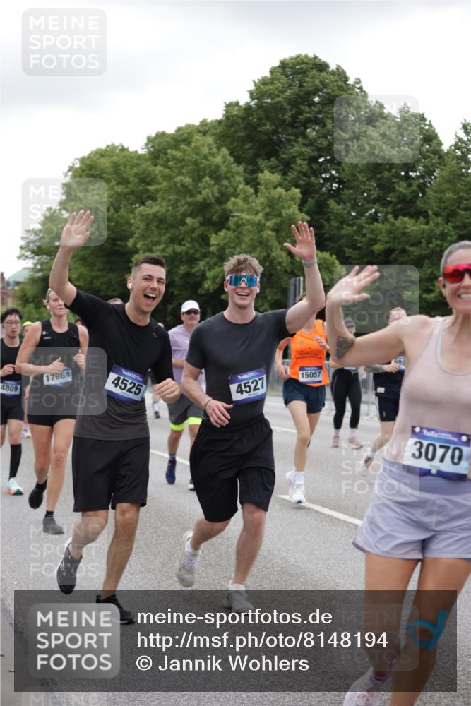 29.06.2025 - hella hamburg halbmarathon Jannik Wohlers http://msf.ph/oto/8148194 29.06.2025 10:48:57 Lombardsbrücke 1525, 1625, 2067, 2395, 2527, 2541, 2927, 3070, 3183, 3232, 3383, 3943, 4403, 4525, 4527, 4589, 4769, 4809, 5106, 5463, 6191, 6989, 7301, 7650, 7931, 7936, 8549, 9245, 9261, 10033, 10038, 10130, 10333, 10479, 10782, 10785, 11558, 11681, 12669, 13564, 13565, 14080, 14081, 14389, 14390, 15057, 16436, 16759, 17085, 17089, 17287, 17315, 17647, 17964, 18453, 18470 meine-sportfotos.de