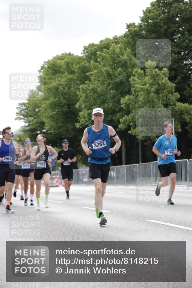 29.06.2025 - hella hamburg halbmarathon Jannik Wohlers http://msf.ph/oto/8148215 29.06.2025 10:12:02 Lombardsbrücke 1610, 1785, 1850, 2661, 2963, 2964, 3182, 3248, 3262, 3746, 4453, 4499, 4554, 5166, 5176, 5597, 5598, 6822, 6871, 6966, 7014, 9254, 9405, 10581, 10685, 11509, 14863, 14868, 16379, 16473, 18493 meine-sportfotos.de