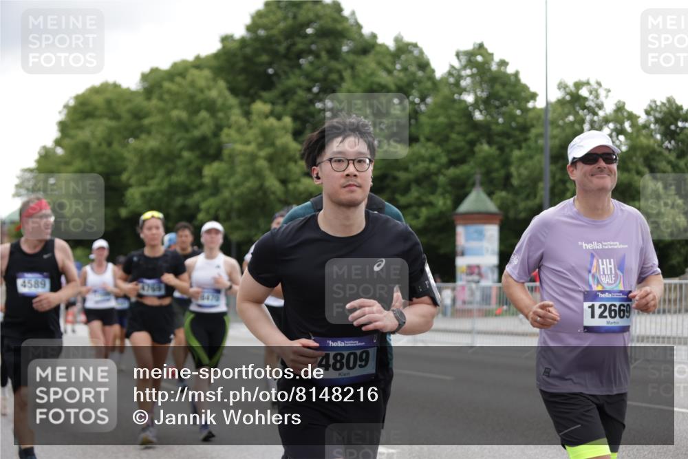29.06.2025 - hella hamburg halbmarathon Jannik Wohlers http://msf.ph/oto/8148216 29.06.2025 10:49:00 Lombardsbrücke 1525, 1625, 1805, 2067, 2527, 2541, 2668, 2927, 3070, 3183, 3232, 3383, 3943, 4525, 4527, 4589, 4769, 4809, 5106, 5463, 6191, 6989, 7301, 7650, 7931, 7936, 8549, 9245, 9261, 10033, 10038, 10130, 10333, 10479, 10782, 10785, 11558, 11631, 11681, 12669, 13564, 13565, 14389, 14390, 15057, 15412, 16436, 16759, 17085, 17089, 17287, 17315, 17647, 17964, 18453, 18470, 18586 meine-sportfotos.de