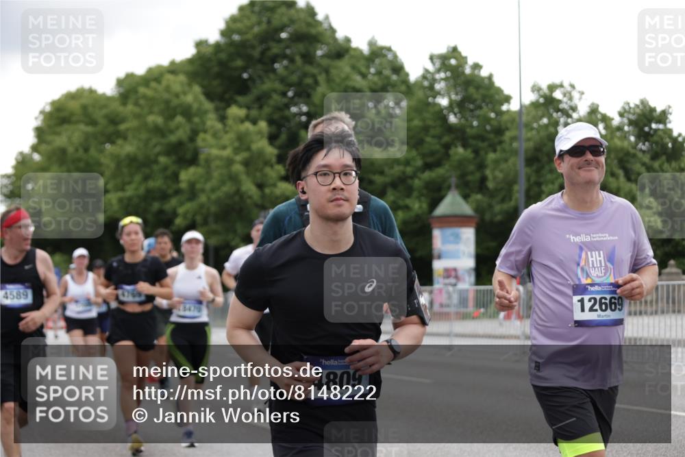 29.06.2025 - hella hamburg halbmarathon Jannik Wohlers http://msf.ph/oto/8148222 29.06.2025 10:49:00 Lombardsbrücke 1525, 1625, 1805, 2067, 2527, 2541, 2668, 2927, 3070, 3183, 3232, 3383, 3943, 4525, 4527, 4589, 4769, 4809, 5106, 5463, 6191, 6989, 7301, 7650, 7931, 7936, 8549, 9245, 9261, 10033, 10038, 10130, 10333, 10479, 10782, 10785, 11558, 11631, 11681, 12669, 13564, 13565, 14389, 14390, 15057, 15412, 16436, 16759, 17085, 17089, 17287, 17315, 17647, 17964, 18453, 18470, 18586 meine-sportfotos.de