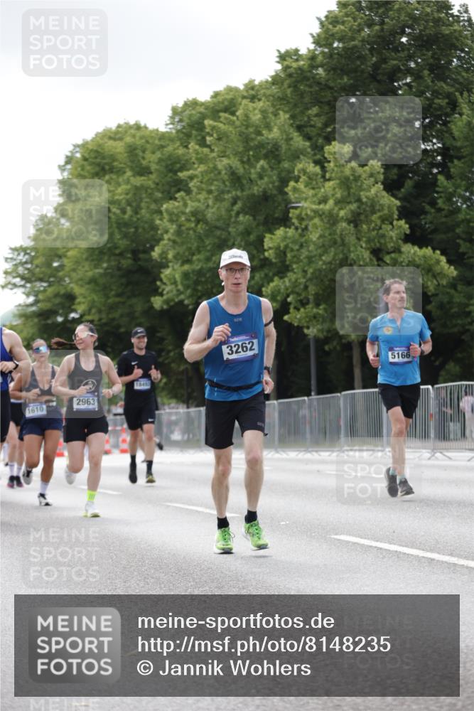 29.06.2025 - hella hamburg halbmarathon Jannik Wohlers http://msf.ph/oto/8148235 29.06.2025 10:12:02 Lombardsbrücke 1610, 1785, 1850, 2661, 2963, 2964, 3182, 3248, 3262, 3746, 4453, 4499, 4554, 5166, 5176, 5597, 5598, 6822, 6871, 6966, 7014, 9254, 9405, 10581, 10685, 11509, 14863, 14868, 16379, 16473, 18493 meine-sportfotos.de
