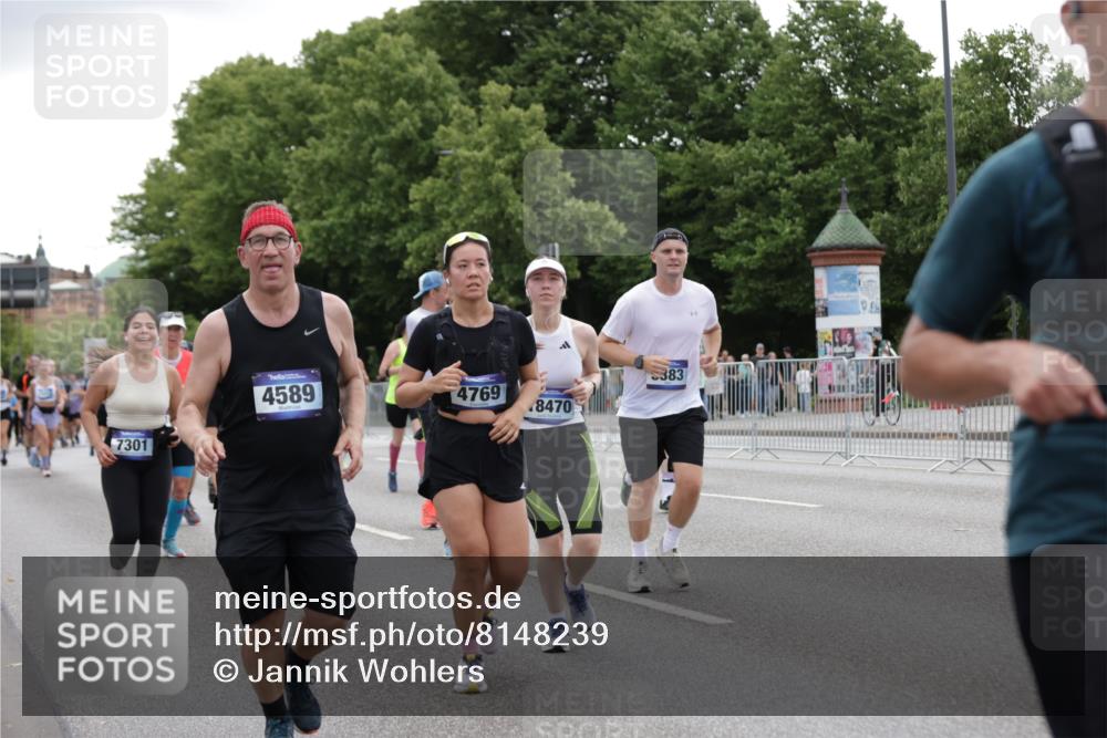 29.06.2025 - hella hamburg halbmarathon Jannik Wohlers http://msf.ph/oto/8148239 29.06.2025 10:49:01 Lombardsbrücke 1525, 1625, 1805, 2067, 2527, 2541, 2668, 2927, 3070, 3183, 3232, 3383, 3943, 4525, 4527, 4589, 4769, 4809, 5106, 5463, 6191, 6989, 7301, 7650, 7931, 7936, 8549, 9245, 9261, 10033, 10038, 10130, 10333, 10479, 11558, 11631, 11681, 12669, 13564, 13565, 14389, 14390, 15057, 15412, 16436, 16944, 17085, 17089, 17315, 17647, 17964, 18470, 18586, 19247 meine-sportfotos.de