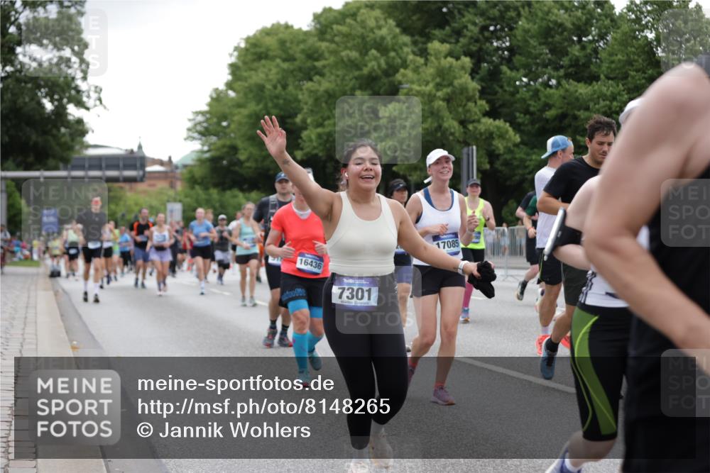 29.06.2025 - hella hamburg halbmarathon Jannik Wohlers http://msf.ph/oto/8148265 29.06.2025 10:49:03 Lombardsbrücke 1525, 1625, 1805, 2067, 2527, 2541, 2668, 2927, 3070, 3183, 3232, 3383, 3943, 4525, 4527, 4589, 4769, 4809, 5106, 5463, 6191, 6989, 7301, 7650, 7936, 8549, 9245, 9261, 10033, 10130, 10333, 10479, 11558, 11631, 12669, 13915, 13942, 14137, 14389, 14390, 14529, 15057, 15412, 16436, 16944, 17085, 17089, 17964, 18470, 18586, 19071, 19247 meine-sportfotos.de
