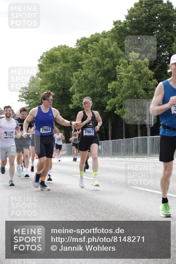 29.06.2025 - hella hamburg halbmarathon Jannik Wohlers http://msf.ph/oto/8148271 29.06.2025 10:12:03 Lombardsbrücke 1610, 1785, 1850, 2661, 2963, 2964, 3182, 3248, 3262, 3746, 4453, 4499, 4554, 5166, 5176, 5597, 5598, 6822, 6871, 6966, 7014, 9254, 9405, 10581, 10685, 11509, 14863, 14868, 15369, 16379, 16473, 18493 meine-sportfotos.de