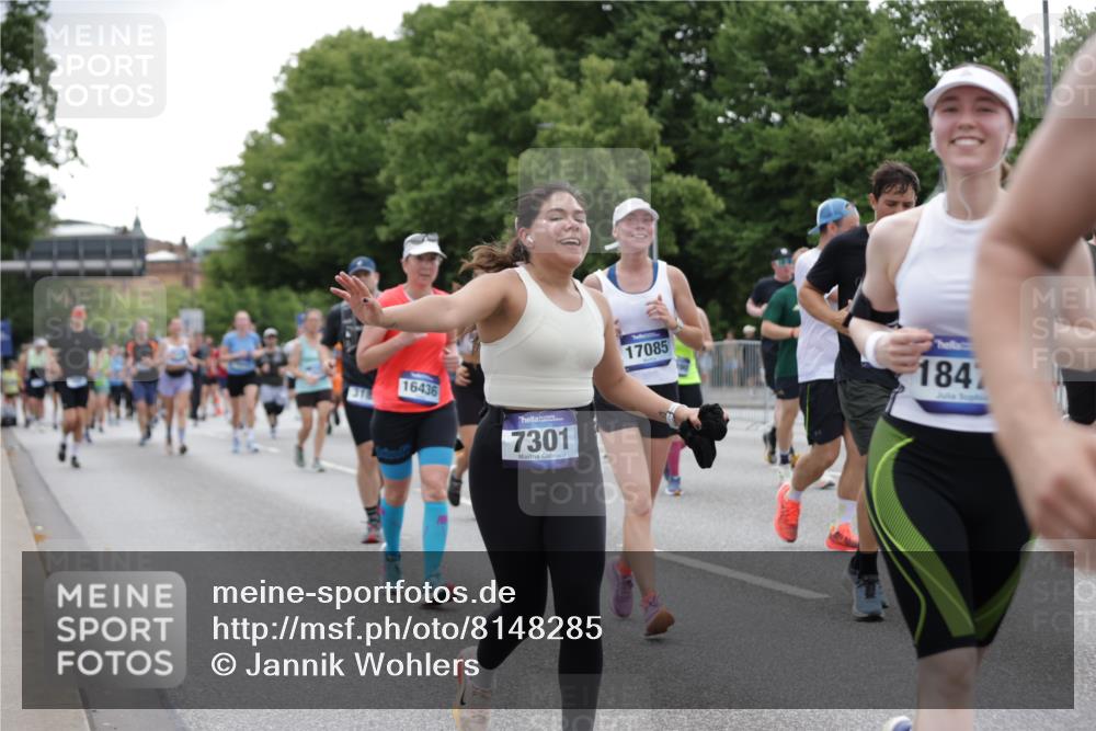 29.06.2025 - hella hamburg halbmarathon Jannik Wohlers http://msf.ph/oto/8148285 29.06.2025 10:49:03 Lombardsbrücke 1525, 1625, 1805, 2067, 2527, 2541, 2668, 2927, 3070, 3183, 3232, 3383, 3943, 4525, 4527, 4589, 4769, 4809, 5106, 5463, 6191, 6989, 7301, 7650, 7936, 8549, 9245, 9261, 10033, 10130, 10333, 10479, 11558, 11631, 12669, 13915, 13942, 14137, 14389, 14390, 14529, 15057, 15412, 16436, 16944, 17085, 17089, 17964, 18470, 18586, 19071, 19247 meine-sportfotos.de