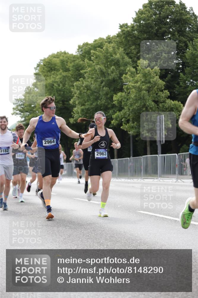 29.06.2025 - hella hamburg halbmarathon Jannik Wohlers http://msf.ph/oto/8148290 29.06.2025 10:12:03 Lombardsbrücke 1610, 1785, 1850, 2661, 2963, 2964, 3182, 3248, 3262, 3746, 4453, 4499, 4554, 5166, 5176, 5597, 5598, 6822, 6871, 6966, 7014, 9254, 9405, 10581, 10685, 11509, 14863, 14868, 15369, 16379, 16473, 18493 meine-sportfotos.de