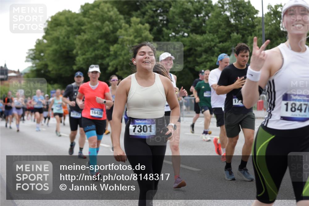29.06.2025 - hella hamburg halbmarathon Jannik Wohlers http://msf.ph/oto/8148317 29.06.2025 10:49:04 Lombardsbrücke 1525, 1625, 1805, 2067, 2527, 2668, 3183, 3232, 3383, 3943, 4525, 4527, 4589, 4769, 4809, 5106, 5463, 6191, 6989, 7301, 7305, 7339, 7650, 8549, 9261, 10130, 10333, 10479, 11558, 11631, 12388, 12669, 13915, 13942, 14137, 14389, 14390, 14529, 15057, 15412, 16436, 16944, 17085, 17089, 17964, 18470, 18586, 19071, 19247 meine-sportfotos.de