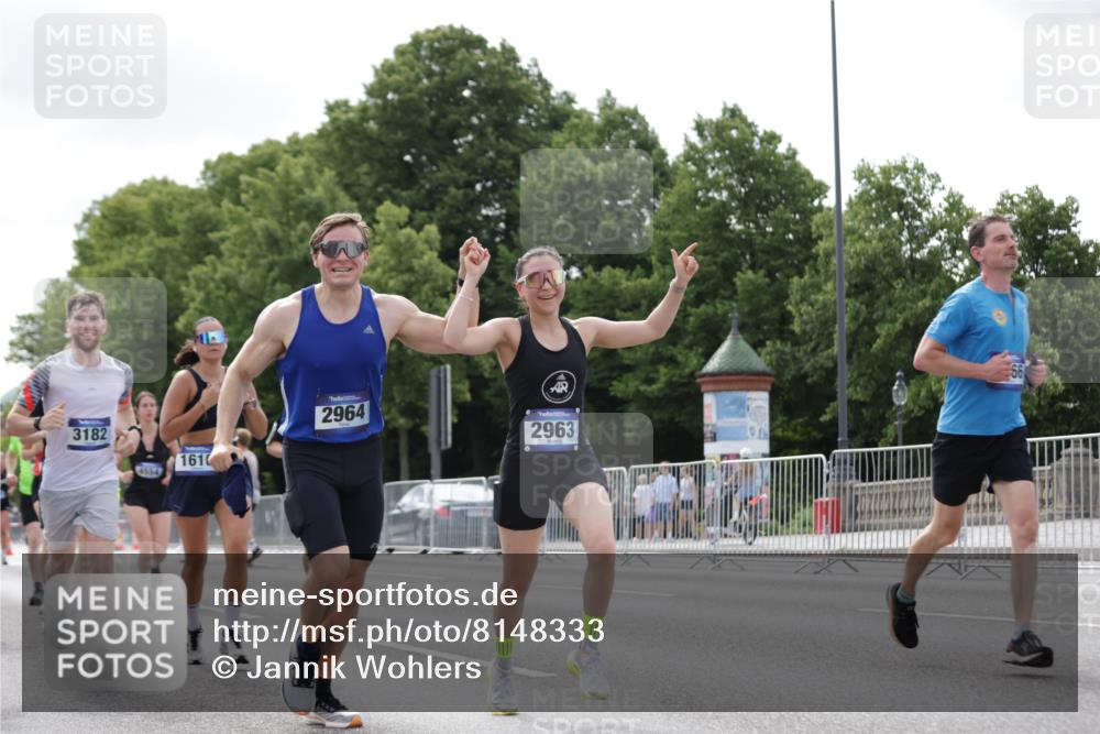 29.06.2025 - hella hamburg halbmarathon Jannik Wohlers http://msf.ph/oto/8148333 29.06.2025 10:12:05 Lombardsbrücke 1249, 1610, 1785, 1850, 2963, 2964, 3182, 3248, 3262, 3746, 4453, 4499, 4554, 5166, 5176, 5597, 5598, 6822, 6871, 6966, 7014, 8971, 9254, 9405, 10581, 10685, 13566, 13816, 14540, 14863, 14868, 15369, 16473, 18178, 18493 meine-sportfotos.de