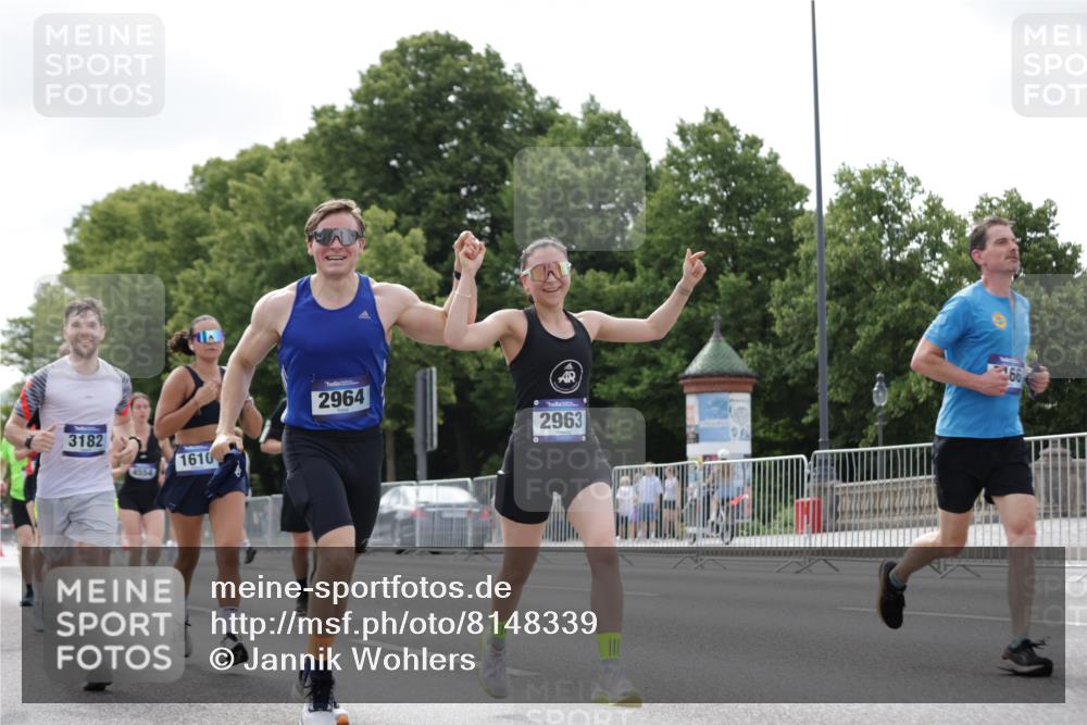 29.06.2025 - hella hamburg halbmarathon Jannik Wohlers http://msf.ph/oto/8148339 29.06.2025 10:12:05 Lombardsbrücke 1249, 1610, 1785, 1850, 2963, 2964, 3182, 3248, 3262, 3746, 4453, 4499, 4554, 5166, 5176, 5597, 5598, 6822, 6871, 6966, 7014, 8971, 9254, 9405, 10581, 10685, 13566, 13816, 14540, 14863, 14868, 15369, 16473, 18178, 18493 meine-sportfotos.de