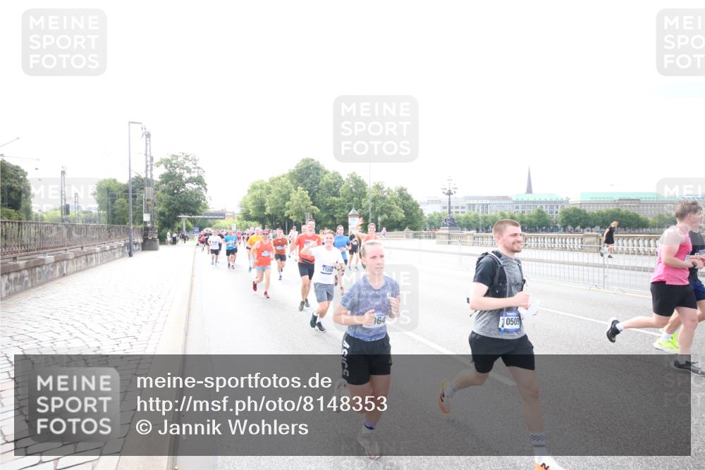 29.06.2025 - hella hamburg halbmarathon Jannik Wohlers http://msf.ph/oto/8148353 29.06.2025 10:17:33 Lombardsbrücke 1159, 1160, 1268, 1325, 1622, 1641, 2094, 2147, 2931, 3138, 3977, 5004, 5290, 5611, 5733, 7094, 7641, 7649, 7838, 7882, 7883, 8128, 8248, 8607, 8799, 9400, 9539, 9717, 9734, 9798, 9964, 10174, 10332, 10509, 10831, 11156, 11275, 11352, 11450, 11656, 11916, 12401, 12553, 12598, 12752, 13681, 13843, 14013, 14420, 14496, 14701, 14738, 14795, 14825, 14831, 15182, 15203, 15322, 15614, 16038, 16576, 16644, 16707, 16792, 17270, 17616 meine-sportfotos.de