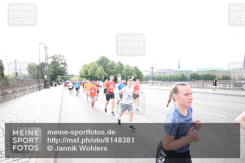 29.06.2025 - hella hamburg halbmarathon Jannik Wohlers http://msf.ph/oto/8148381 29.06.2025 10:17:33 Lombardsbrücke 1159, 1160, 1268, 1325, 1622, 1641, 2094, 2147, 2931, 3138, 3977, 5004, 5290, 5611, 5733, 7094, 7641, 7649, 7838, 7882, 7883, 8128, 8248, 8607, 8799, 9400, 9539, 9717, 9734, 9798, 9964, 10174, 10332, 10509, 10831, 11156, 11275, 11352, 11450, 11656, 11916, 12401, 12553, 12598, 12752, 13681, 13843, 14013, 14420, 14496, 14701, 14738, 14795, 14825, 14831, 15182, 15203, 15322, 15614, 16038, 16576, 16644, 16707, 16792, 17270, 17616 meine-sportfotos.de