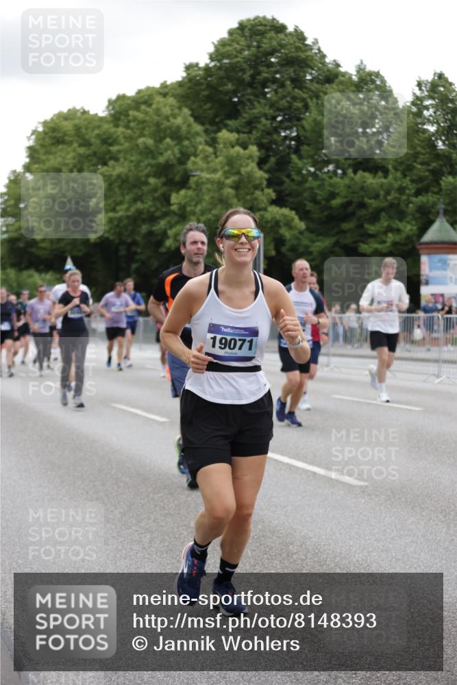 29.06.2025 - hella hamburg halbmarathon Jannik Wohlers http://msf.ph/oto/8148393 29.06.2025 10:49:13 Lombardsbrücke 1040, 1041, 1625, 1805, 1888, 2466, 2668, 2862, 2997, 3183, 3383, 3943, 4769, 5076, 5552, 5694, 6191, 6694, 7305, 7339, 7650, 7679, 9162, 9261, 10403, 10704, 11558, 11631, 12388, 13764, 13915, 13942, 14137, 14184, 14214, 14389, 14390, 14529, 15063, 15412, 15582, 16097, 16265, 16512, 16944, 16953, 17196, 18086, 18404, 18586, 18684, 19071, 19247 meine-sportfotos.de