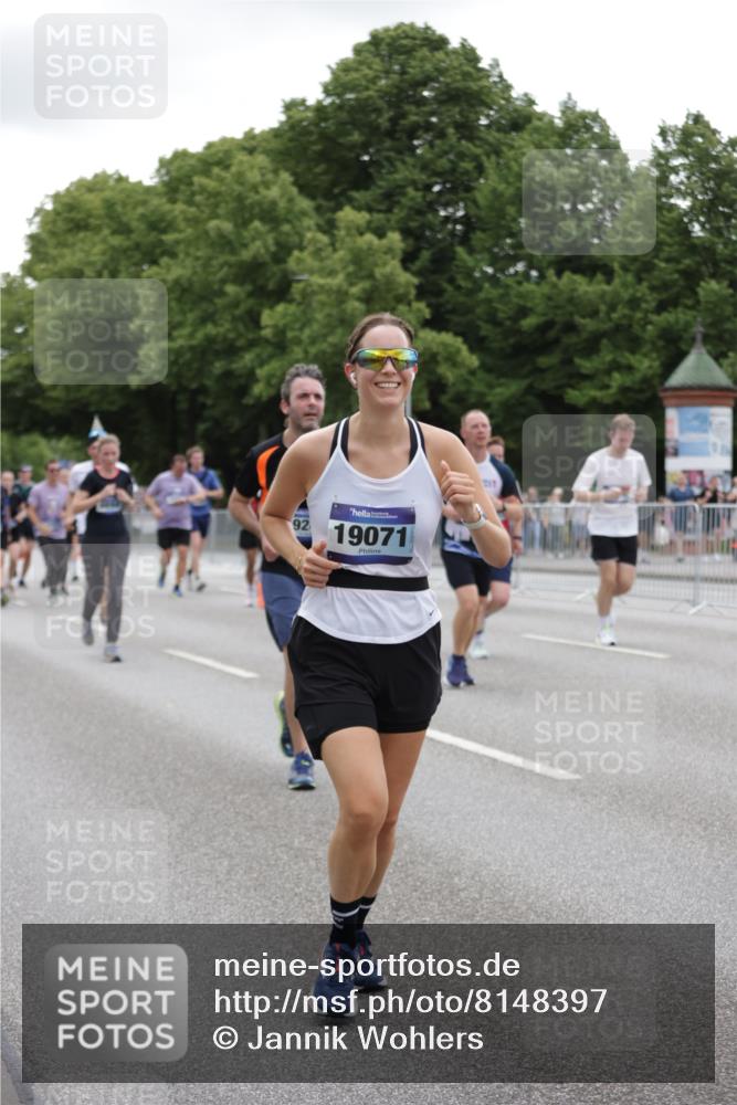 29.06.2025 - hella hamburg halbmarathon Jannik Wohlers http://msf.ph/oto/8148397 29.06.2025 10:49:13 Lombardsbrücke 1040, 1041, 1625, 1805, 1888, 2466, 2668, 2862, 2997, 3183, 3383, 3943, 4769, 5076, 5552, 5694, 6191, 6694, 7305, 7339, 7650, 7679, 9162, 9261, 10403, 10704, 11558, 11631, 12388, 13764, 13915, 13942, 14137, 14184, 14214, 14389, 14390, 14529, 15063, 15412, 15582, 16097, 16265, 16512, 16944, 16953, 17196, 18086, 18404, 18586, 18684, 19071, 19247 meine-sportfotos.de