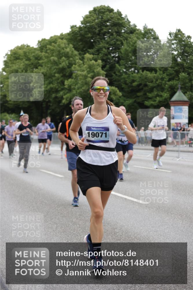 29.06.2025 - hella hamburg halbmarathon Jannik Wohlers http://msf.ph/oto/8148401 29.06.2025 10:49:13 Lombardsbrücke 1040, 1041, 1625, 1805, 1888, 2466, 2668, 2862, 2997, 3183, 3383, 3943, 4769, 5076, 5552, 5694, 6191, 6694, 7305, 7339, 7650, 7679, 9162, 9261, 10403, 10704, 11558, 11631, 12388, 13764, 13915, 13942, 14137, 14184, 14214, 14389, 14390, 14529, 15063, 15412, 15582, 16097, 16265, 16512, 16944, 16953, 17196, 18086, 18404, 18586, 18684, 19071, 19247 meine-sportfotos.de