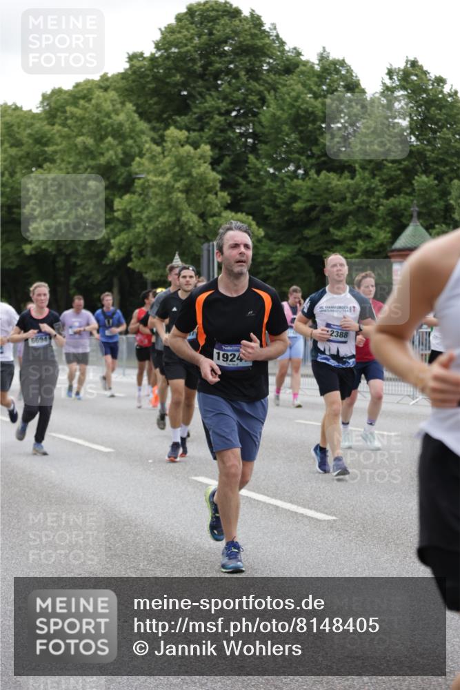 29.06.2025 - hella hamburg halbmarathon Jannik Wohlers http://msf.ph/oto/8148405 29.06.2025 10:49:13 Lombardsbrücke 1040, 1041, 1625, 1805, 1888, 2466, 2668, 2862, 2997, 3183, 3383, 3943, 4769, 5076, 5552, 5694, 6191, 6694, 7305, 7339, 7650, 7679, 9162, 9261, 10403, 10704, 11558, 11631, 12388, 13764, 13915, 13942, 14137, 14184, 14214, 14389, 14390, 14529, 15063, 15412, 15582, 16097, 16265, 16512, 16944, 16953, 17196, 18086, 18404, 18586, 18684, 19071, 19247 meine-sportfotos.de