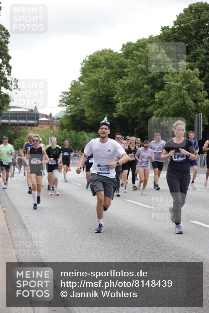 29.06.2025 - hella hamburg halbmarathon Jannik Wohlers http://msf.ph/oto/8148439 29.06.2025 10:49:15 Lombardsbrücke 1040, 1041, 1625, 1805, 1888, 2466, 2668, 2862, 2997, 3183, 3943, 5076, 5552, 5694, 6191, 6694, 7305, 7339, 7366, 7650, 7679, 8065, 9162, 10403, 10704, 11631, 12388, 13764, 13915, 13942, 14137, 14184, 14214, 14389, 14390, 14529, 14692, 15063, 15412, 15582, 16097, 16265, 16512, 16944, 16953, 16975, 17196, 18086, 18404, 18586, 18684, 19071, 19247 meine-sportfotos.de