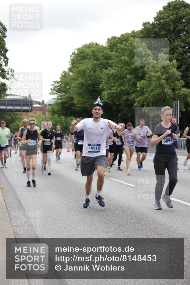 29.06.2025 - hella hamburg halbmarathon Jannik Wohlers http://msf.ph/oto/8148453 29.06.2025 10:49:15 Lombardsbrücke 1040, 1041, 1625, 1805, 1888, 2466, 2668, 2862, 2997, 3183, 3943, 5076, 5552, 5694, 6191, 6694, 7305, 7339, 7366, 7650, 7679, 8065, 9162, 10403, 10704, 11631, 12388, 13764, 13915, 13942, 14137, 14184, 14214, 14389, 14390, 14529, 14692, 15063, 15412, 15582, 16097, 16265, 16512, 16944, 16953, 16975, 17196, 18086, 18404, 18586, 18684, 19071, 19247 meine-sportfotos.de