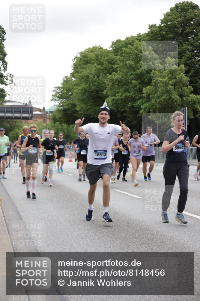 29.06.2025 - hella hamburg halbmarathon Jannik Wohlers http://msf.ph/oto/8148456 29.06.2025 10:49:15 Lombardsbrücke 1040, 1041, 1625, 1805, 1888, 2466, 2668, 2862, 2997, 3183, 3943, 5076, 5552, 5694, 6191, 6694, 7305, 7339, 7366, 7650, 7679, 8065, 9162, 10403, 10704, 11631, 12388, 13764, 13915, 13942, 14137, 14184, 14214, 14389, 14390, 14529, 14692, 15063, 15412, 15582, 16097, 16265, 16512, 16944, 16953, 16975, 17196, 18086, 18404, 18586, 18684, 19071, 19247 meine-sportfotos.de