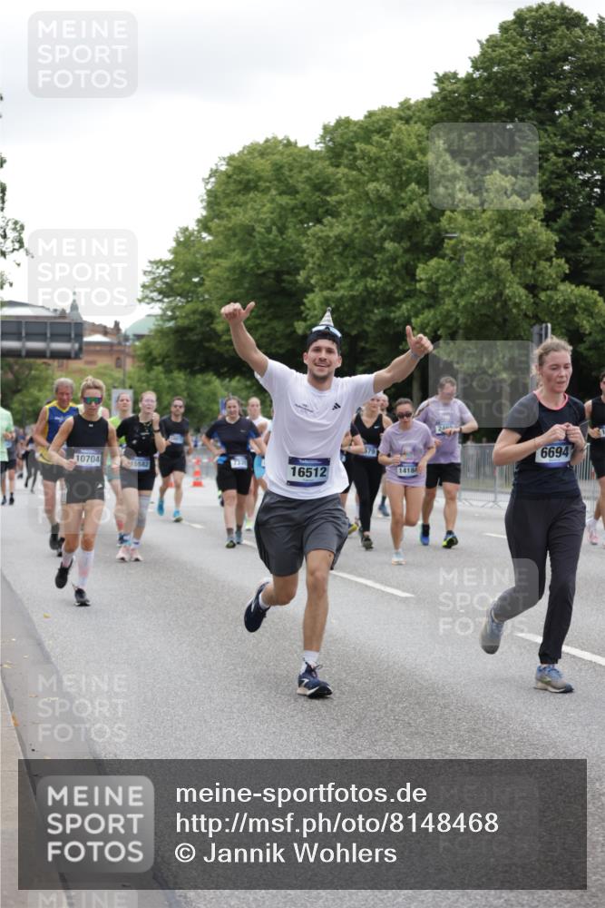 29.06.2025 - hella hamburg halbmarathon Jannik Wohlers http://msf.ph/oto/8148468 29.06.2025 10:49:15 Lombardsbrücke 1040, 1041, 1625, 1805, 1888, 2466, 2668, 2862, 2997, 3183, 3943, 5076, 5552, 5694, 6191, 6694, 7305, 7339, 7366, 7650, 7679, 8065, 9162, 10403, 10704, 11631, 12388, 13764, 13915, 13942, 14137, 14184, 14214, 14389, 14390, 14529, 14692, 15063, 15412, 15582, 16097, 16265, 16512, 16944, 16953, 16975, 17196, 18086, 18404, 18586, 18684, 19071, 19247 meine-sportfotos.de