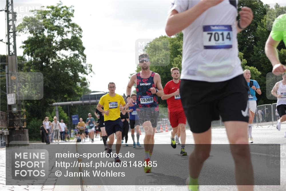 29.06.2025 - hella hamburg halbmarathon Jannik Wohlers http://msf.ph/oto/8148485 29.06.2025 10:12:10 Lombardsbrücke 1249, 1610, 1785, 1850, 2531, 2963, 2964, 3182, 3248, 3262, 4453, 4499, 4554, 5150, 5166, 5597, 5598, 6822, 6966, 7014, 8971, 9254, 10581, 10685, 12456, 13566, 13816, 14540, 14868, 14869, 15369, 16473, 16826, 16911, 18178, 18493 meine-sportfotos.de