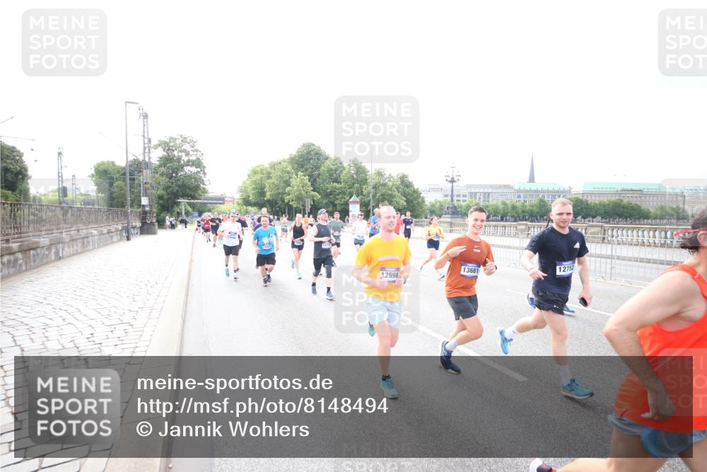 29.06.2025 - hella hamburg halbmarathon Jannik Wohlers http://msf.ph/oto/8148494 29.06.2025 10:17:36 Lombardsbrücke 1159, 1160, 1268, 1325, 1554, 1622, 1641, 1982, 2147, 2931, 3138, 3977, 5004, 5290, 5611, 5733, 6270, 7094, 7641, 7649, 7838, 7882, 7883, 8128, 8248, 8607, 8799, 9539, 9717, 9734, 9798, 9844, 9964, 10174, 10332, 10509, 10831, 10946, 11156, 11275, 11352, 11450, 11656, 11916, 11949, 12274, 12401, 12553, 12598, 12752, 13681, 13843, 14013, 14420, 14496, 14701, 14738, 14795, 14825, 14831, 15182, 15183, 15203, 15322, 15343, 15614, 16038, 16576, 16644, 16707, 16792, 16829 meine-sportfotos.de