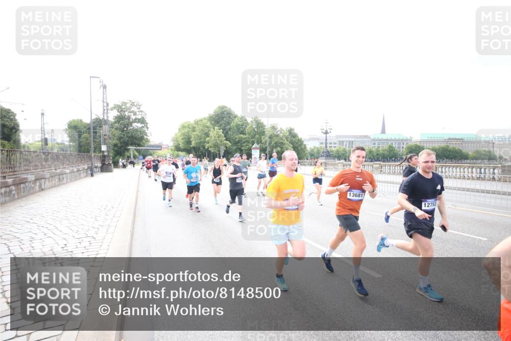 29.06.2025 - hella hamburg halbmarathon Jannik Wohlers http://msf.ph/oto/8148500 29.06.2025 10:17:36 Lombardsbrücke 1159, 1160, 1268, 1325, 1554, 1622, 1641, 1982, 2147, 2931, 3138, 3977, 5004, 5290, 5611, 5733, 6270, 7094, 7641, 7649, 7838, 7882, 7883, 8128, 8248, 8607, 8799, 9539, 9717, 9734, 9798, 9844, 9964, 10174, 10332, 10509, 10831, 10946, 11156, 11275, 11352, 11450, 11656, 11916, 11949, 12274, 12401, 12553, 12598, 12752, 13681, 13843, 14013, 14420, 14496, 14701, 14738, 14795, 14825, 14831, 15182, 15183, 15203, 15322, 15343, 15614, 16038, 16576, 16644, 16707, 16792, 16829 meine-sportfotos.de