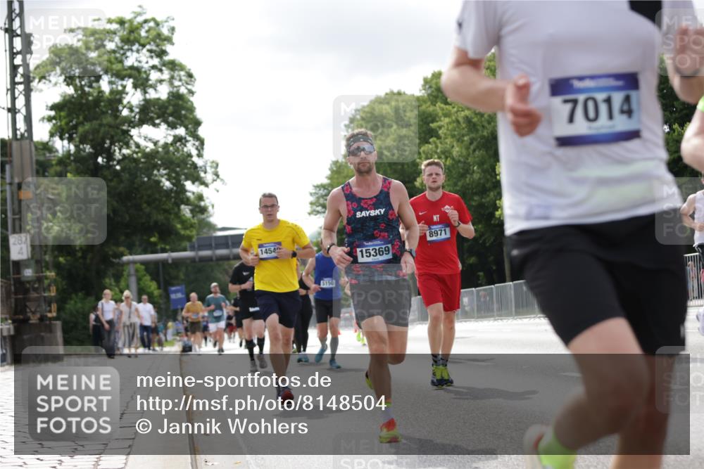 29.06.2025 - hella hamburg halbmarathon Jannik Wohlers http://msf.ph/oto/8148504 29.06.2025 10:12:10 Lombardsbrücke 1249, 1610, 1785, 1850, 2531, 2963, 2964, 3182, 3248, 3262, 4453, 4499, 4554, 5150, 5166, 5597, 5598, 6822, 6966, 7014, 8971, 9254, 10581, 10685, 12456, 13566, 13816, 14540, 14868, 14869, 15369, 16473, 16826, 16911, 18178, 18493 meine-sportfotos.de