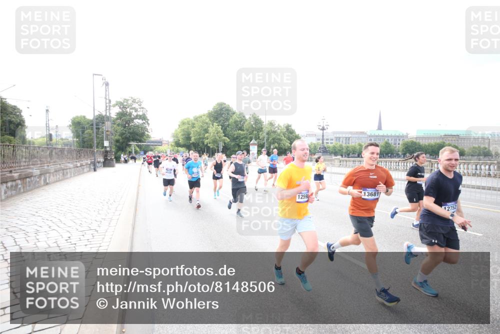29.06.2025 - hella hamburg halbmarathon Jannik Wohlers http://msf.ph/oto/8148506 29.06.2025 10:17:36 Lombardsbrücke 1159, 1160, 1268, 1325, 1554, 1622, 1641, 1982, 2147, 2931, 3138, 3977, 5004, 5290, 5611, 5733, 6270, 7094, 7641, 7649, 7838, 7882, 7883, 8128, 8248, 8607, 8799, 9539, 9717, 9734, 9798, 9844, 9964, 10174, 10332, 10509, 10831, 10946, 11156, 11275, 11352, 11450, 11656, 11916, 11949, 12274, 12401, 12553, 12598, 12752, 13681, 13843, 14013, 14420, 14496, 14701, 14738, 14795, 14825, 14831, 15182, 15183, 15203, 15322, 15343, 15614, 16038, 16576, 16644, 16707, 16792, 16829 meine-sportfotos.de