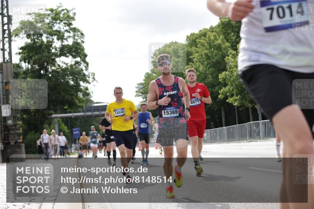 29.06.2025 - hella hamburg halbmarathon Jannik Wohlers http://msf.ph/oto/8148514 29.06.2025 10:12:10 Lombardsbrücke 1249, 1610, 1785, 1850, 2531, 2963, 2964, 3182, 3248, 3262, 4453, 4499, 4554, 5150, 5166, 5597, 5598, 6822, 6966, 7014, 8971, 9254, 10581, 10685, 12456, 13566, 13816, 14540, 14868, 14869, 15369, 16473, 16826, 16911, 18178, 18493 meine-sportfotos.de