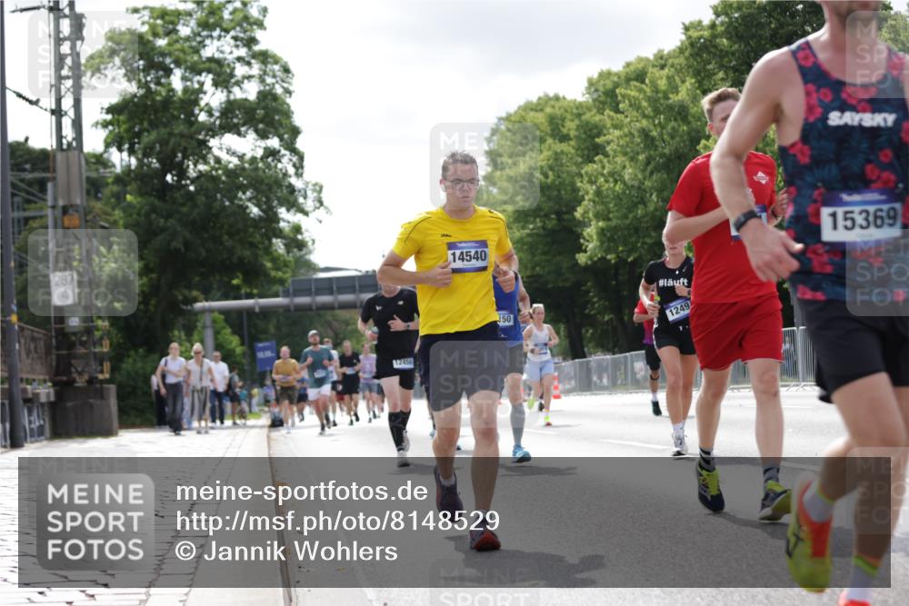 29.06.2025 - hella hamburg halbmarathon Jannik Wohlers http://msf.ph/oto/8148529 29.06.2025 10:12:11 Lombardsbrücke 1249, 1610, 1785, 2531, 2891, 2963, 2964, 3182, 3248, 3262, 4453, 4499, 4554, 5150, 5166, 5597, 5598, 6822, 6966, 7014, 7907, 8971, 9254, 10581, 12456, 13566, 13816, 14540, 14868, 14869, 15369, 16473, 16826, 16911, 18178, 18493 meine-sportfotos.de