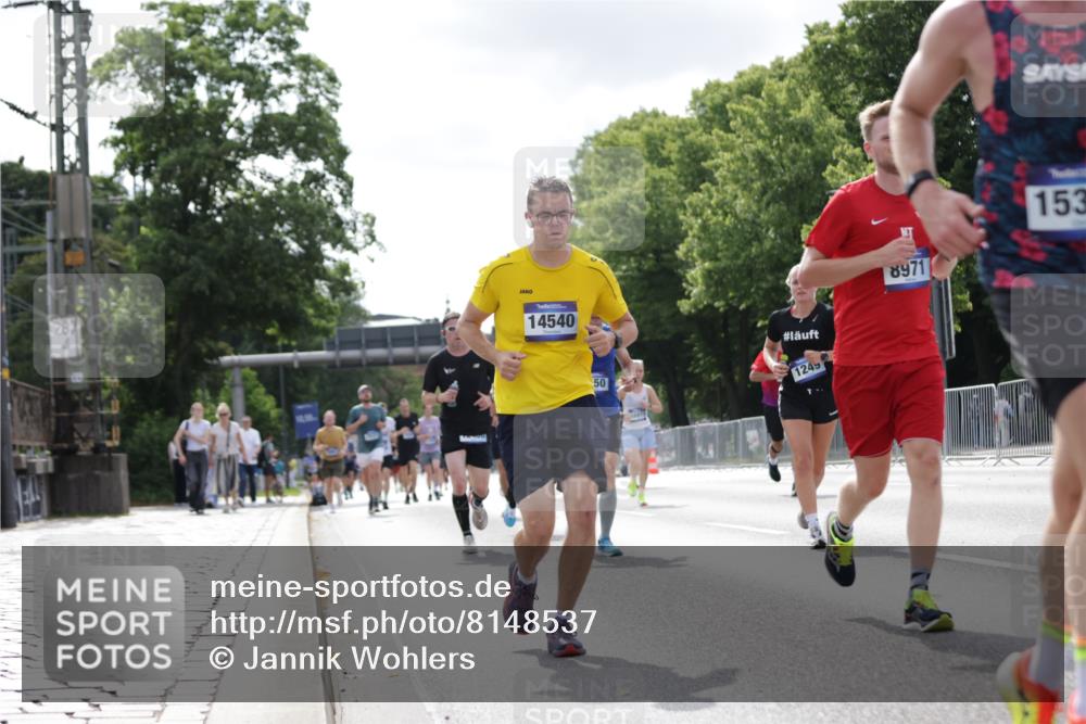 29.06.2025 - hella hamburg halbmarathon Jannik Wohlers http://msf.ph/oto/8148537 29.06.2025 10:12:11 Lombardsbrücke 1249, 1610, 1785, 2531, 2891, 2963, 2964, 3182, 3248, 3262, 4453, 4499, 4554, 5150, 5166, 5597, 5598, 6822, 6966, 7014, 7907, 8971, 9254, 10581, 12456, 13566, 13816, 14540, 14868, 14869, 15369, 16473, 16826, 16911, 18178, 18493 meine-sportfotos.de