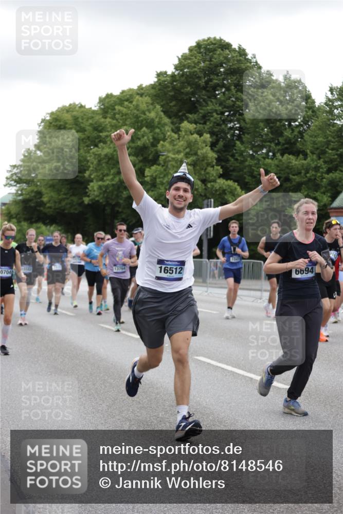29.06.2025 - hella hamburg halbmarathon Jannik Wohlers http://msf.ph/oto/8148546 29.06.2025 10:49:16 Lombardsbrücke 1040, 1041, 1625, 1805, 1888, 2466, 2668, 2862, 2997, 3943, 5076, 5552, 5694, 6191, 6694, 7305, 7339, 7366, 7650, 7679, 8065, 9162, 10403, 10704, 11631, 12124, 12388, 13764, 13915, 13942, 14137, 14184, 14214, 14389, 14390, 14529, 14692, 15063, 15412, 15582, 16097, 16265, 16512, 16944, 16953, 16975, 17196, 17408, 18086, 18404, 18586, 18684, 19071, 19247 meine-sportfotos.de