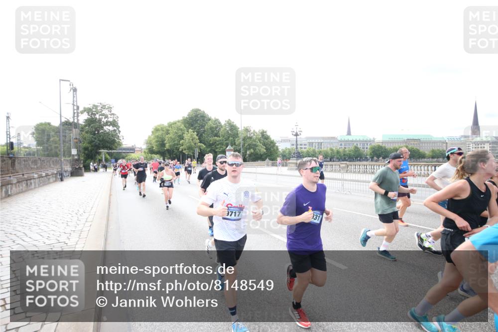 29.06.2025 - hella hamburg halbmarathon Jannik Wohlers http://msf.ph/oto/8148549 29.06.2025 10:17:39 Lombardsbrücke 1159, 1160, 1268, 1325, 1554, 1622, 1641, 1982, 2147, 2634, 2931, 3125, 3977, 4804, 5004, 6270, 7094, 7641, 7649, 7838, 7882, 7883, 8067, 8128, 8248, 8607, 8799, 9539, 9717, 9734, 9844, 9964, 10332, 10509, 10831, 10908, 10946, 11352, 11450, 11656, 11949, 12274, 12401, 12553, 12598, 12752, 12939, 13619, 13681, 13843, 14013, 14320, 14496, 14701, 14738, 14795, 14831, 15182, 15183, 15203, 15322, 15343, 15614, 16109, 16644, 16792, 16829 meine-sportfotos.de