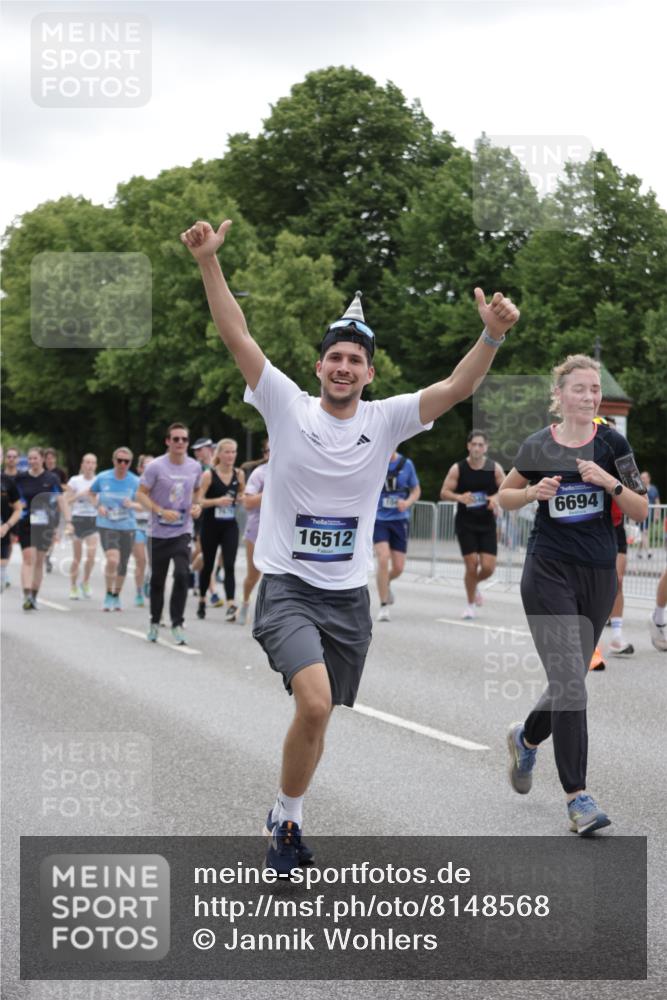 29.06.2025 - hella hamburg halbmarathon Jannik Wohlers http://msf.ph/oto/8148568 29.06.2025 10:49:16 Lombardsbrücke 1040, 1041, 1625, 1805, 1888, 2466, 2668, 2862, 2997, 3943, 5076, 5552, 5694, 6191, 6694, 7305, 7339, 7366, 7650, 7679, 8065, 9162, 10403, 10704, 11631, 12124, 12388, 13764, 13915, 13942, 14137, 14184, 14214, 14389, 14390, 14529, 14692, 15063, 15412, 15582, 16097, 16265, 16512, 16944, 16953, 16975, 17196, 17408, 18086, 18404, 18586, 18684, 19071, 19247 meine-sportfotos.de