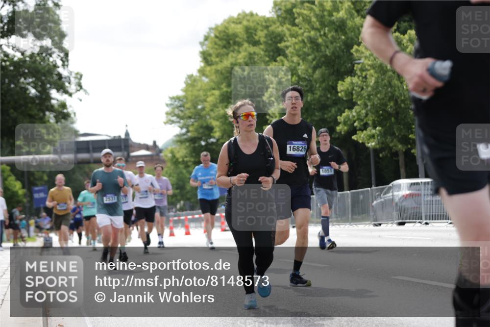 29.06.2025 - hella hamburg halbmarathon Jannik Wohlers http://msf.ph/oto/8148573 29.06.2025 10:12:15 Lombardsbrücke 1249, 1610, 1785, 1851, 1939, 2531, 2891, 2963, 2964, 3182, 3248, 3262, 4453, 4554, 5150, 5166, 5597, 5598, 7014, 7907, 8917, 8971, 9254, 10581, 11025, 12456, 13566, 13816, 14540, 14869, 15012, 15369, 16473, 16826, 16911, 17994, 18178, 18493 meine-sportfotos.de