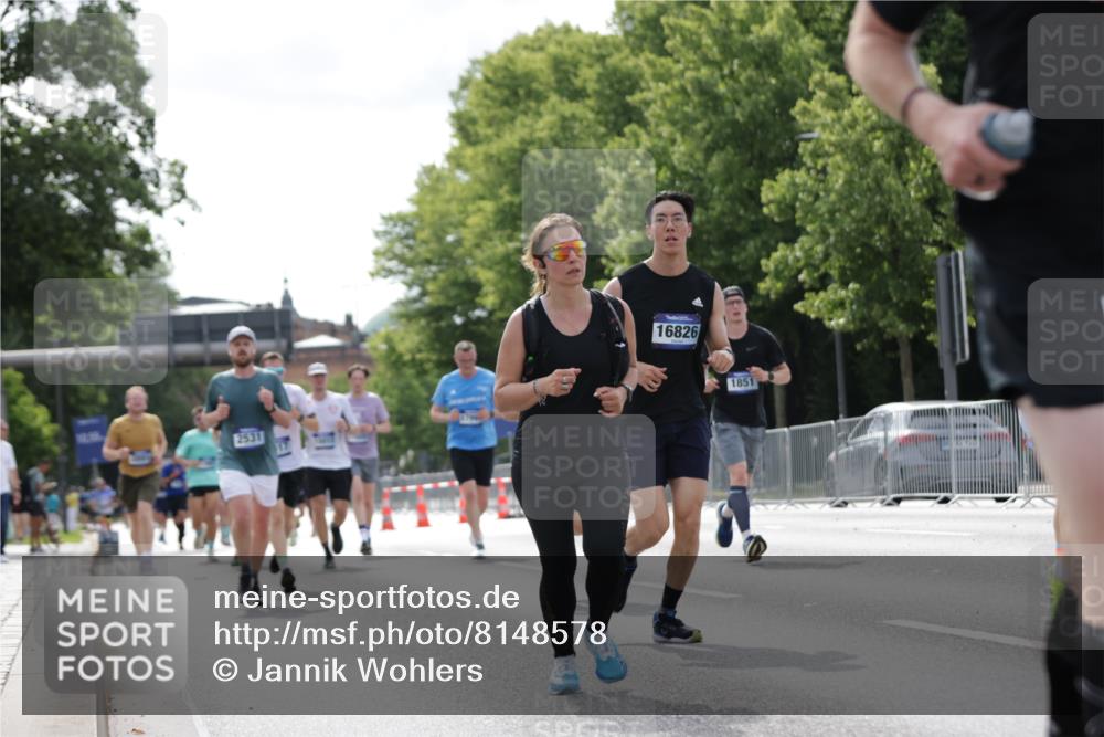 29.06.2025 - hella hamburg halbmarathon Jannik Wohlers http://msf.ph/oto/8148578 29.06.2025 10:12:15 Lombardsbrücke 1249, 1610, 1785, 1851, 1939, 2531, 2891, 2963, 2964, 3182, 3248, 3262, 4453, 4554, 5150, 5166, 5597, 5598, 7014, 7907, 8917, 8971, 9254, 10581, 11025, 12456, 13566, 13816, 14540, 14869, 15012, 15369, 16473, 16826, 16911, 17994, 18178, 18493 meine-sportfotos.de