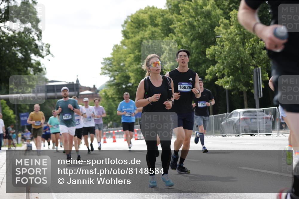 29.06.2025 - hella hamburg halbmarathon Jannik Wohlers http://msf.ph/oto/8148584 29.06.2025 10:12:15 Lombardsbrücke 1249, 1610, 1785, 1851, 1939, 2531, 2891, 2963, 2964, 3182, 3248, 3262, 4453, 4554, 5150, 5166, 5597, 5598, 7014, 7907, 8917, 8971, 9254, 10581, 11025, 12456, 13566, 13816, 14540, 14869, 15012, 15369, 16473, 16826, 16911, 17994, 18178, 18493 meine-sportfotos.de