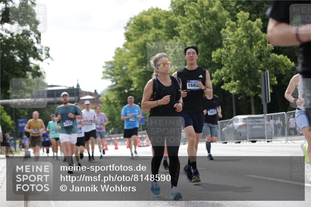29.06.2025 - hella hamburg halbmarathon Jannik Wohlers http://msf.ph/oto/8148590 29.06.2025 10:12:15 Lombardsbrücke 1249, 1610, 1785, 1851, 1939, 2531, 2891, 2963, 2964, 3182, 3248, 3262, 4453, 4554, 5150, 5166, 5597, 5598, 7014, 7907, 8917, 8971, 9254, 10581, 11025, 12456, 13566, 13816, 14540, 14869, 15012, 15369, 16473, 16826, 16911, 17994, 18178, 18493 meine-sportfotos.de