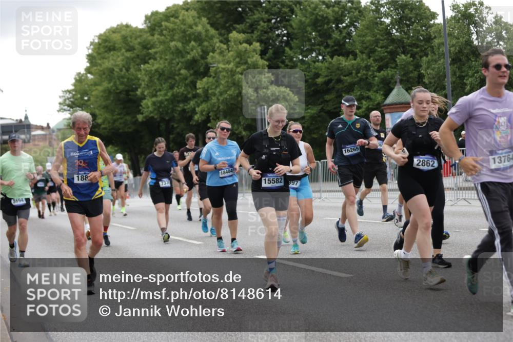 29.06.2025 - hella hamburg halbmarathon Jannik Wohlers http://msf.ph/oto/8148614 29.06.2025 10:49:20 Lombardsbrücke 1040, 1041, 1805, 1888, 2212, 2466, 2862, 2997, 5076, 5552, 5694, 6694, 7305, 7339, 7366, 7679, 8065, 9162, 10403, 10704, 12124, 12388, 13764, 13915, 13942, 14137, 14184, 14214, 14529, 14545, 14692, 15063, 15582, 16097, 16265, 16512, 16944, 16953, 16975, 17196, 17408, 18086, 18404, 18586, 18684, 19071, 19247 meine-sportfotos.de