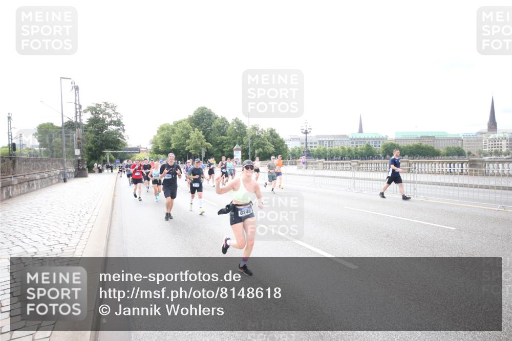 29.06.2025 - hella hamburg halbmarathon Jannik Wohlers http://msf.ph/oto/8148618 29.06.2025 10:17:40 Lombardsbrücke 1159, 1160, 1268, 1325, 1554, 1641, 1982, 2147, 2634, 2931, 3125, 3977, 4804, 5004, 6270, 7094, 7641, 7649, 7838, 7882, 7883, 8067, 8128, 8248, 8607, 8799, 9539, 9717, 9734, 9844, 9964, 10332, 10509, 10831, 10908, 10946, 11352, 11450, 11656, 11949, 12274, 12401, 12498, 12553, 12598, 12752, 12939, 13619, 13681, 13843, 14320, 14496, 14738, 14795, 14831, 15182, 15183, 15203, 15322, 15343, 15614, 16109, 16644, 16792, 16829 meine-sportfotos.de
