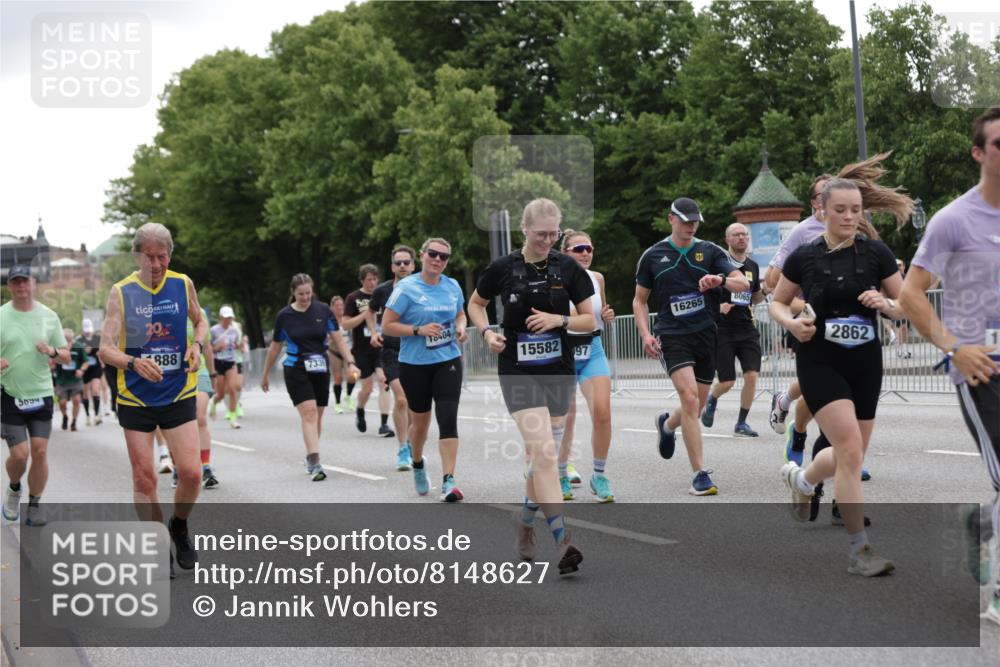 29.06.2025 - hella hamburg halbmarathon Jannik Wohlers http://msf.ph/oto/8148627 29.06.2025 10:49:20 Lombardsbrücke 1040, 1041, 1805, 1888, 2212, 2466, 2862, 2997, 5076, 5552, 5694, 6694, 7305, 7339, 7366, 7679, 8065, 9162, 10403, 10704, 12124, 12388, 13764, 13915, 13942, 14137, 14184, 14214, 14529, 14545, 14692, 15063, 15582, 16097, 16265, 16512, 16944, 16953, 16975, 17196, 17408, 18086, 18404, 18586, 18684, 19071, 19247 meine-sportfotos.de