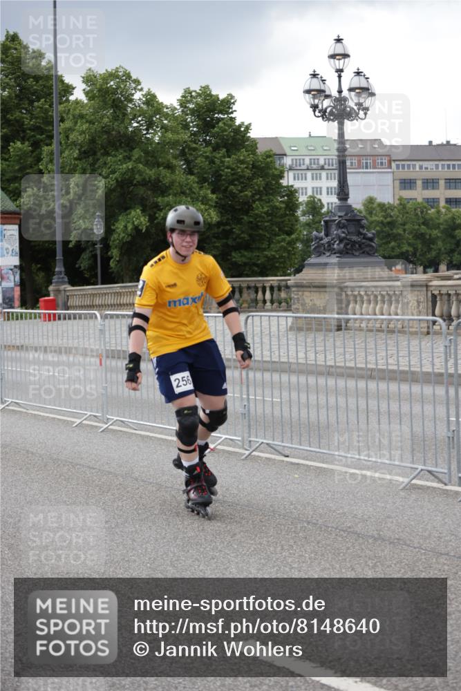 29.06.2025 - hella hamburg halbmarathon Jannik Wohlers http://msf.ph/oto/8148640 29.06.2025 09:11:39 Lombardsbrücke  meine-sportfotos.de