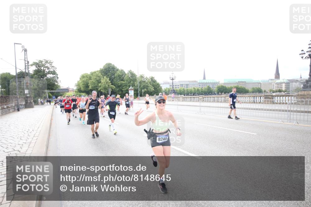 29.06.2025 - hella hamburg halbmarathon Jannik Wohlers http://msf.ph/oto/8148645 29.06.2025 10:17:41 Lombardsbrücke 1159, 1160, 1268, 1325, 1554, 1641, 1982, 2087, 2147, 2634, 2931, 3125, 3977, 4804, 5004, 6270, 7094, 7641, 7649, 7838, 7882, 7883, 8067, 8128, 8248, 8607, 8799, 9539, 9717, 9734, 9844, 9964, 10332, 10509, 10908, 10946, 11352, 11450, 11949, 12274, 12401, 12498, 12553, 12598, 12752, 12939, 13619, 13681, 14320, 14496, 14738, 14795, 14831, 15182, 15183, 15203, 15322, 15343, 15614, 16109, 16644, 16792, 16829 meine-sportfotos.de