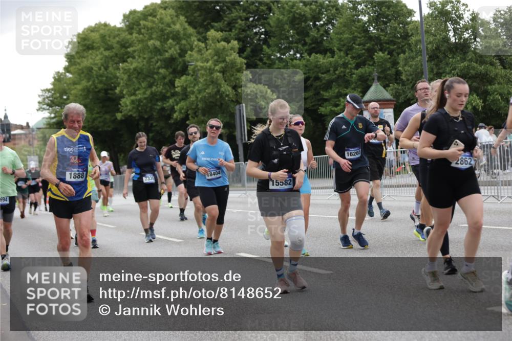 29.06.2025 - hella hamburg halbmarathon Jannik Wohlers http://msf.ph/oto/8148652 29.06.2025 10:49:20 Lombardsbrücke 1040, 1041, 1805, 1888, 2212, 2466, 2862, 2997, 5076, 5552, 5694, 6694, 7305, 7339, 7366, 7679, 8065, 9162, 10403, 10704, 12124, 12388, 13764, 13915, 13942, 14137, 14184, 14214, 14529, 14545, 14692, 15063, 15582, 16097, 16265, 16512, 16944, 16953, 16975, 17196, 17408, 18086, 18404, 18586, 18684, 19071, 19247 meine-sportfotos.de