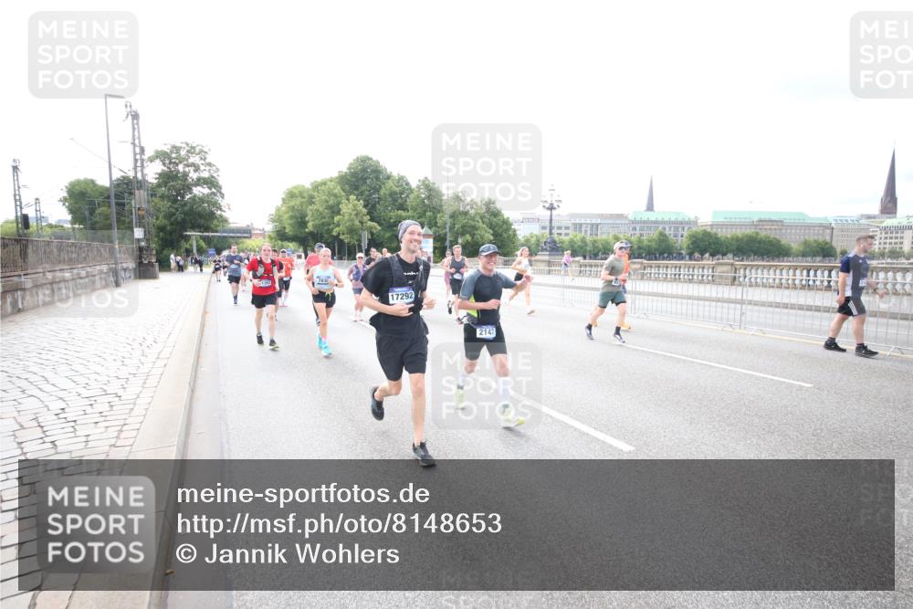 29.06.2025 - hella hamburg halbmarathon Jannik Wohlers http://msf.ph/oto/8148653 29.06.2025 10:17:42 Lombardsbrücke 1159, 1160, 1268, 1325, 1554, 1641, 1982, 2087, 2147, 2634, 2931, 3125, 3321, 3977, 4804, 5004, 6270, 7094, 7641, 7649, 7838, 7882, 7883, 8067, 8128, 8248, 8607, 9539, 9717, 9734, 9844, 9964, 10332, 10509, 10908, 10946, 11352, 11450, 11949, 12274, 12498, 12598, 12752, 12939, 13619, 13681, 14320, 14496, 14738, 14795, 14831, 15182, 15183, 15203, 15322, 15343, 15614, 16109, 16644, 16792, 16829 meine-sportfotos.de