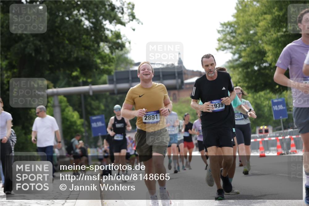 29.06.2025 - hella hamburg halbmarathon Jannik Wohlers http://msf.ph/oto/8148665 29.06.2025 10:12:21 Lombardsbrücke 1249, 1785, 1851, 1939, 2531, 2891, 5150, 6207, 7907, 8917, 8971, 10067, 11025, 12456, 13566, 13816, 14540, 14869, 15012, 15369, 16826, 16911, 17061, 17994, 18178, 18530 meine-sportfotos.de