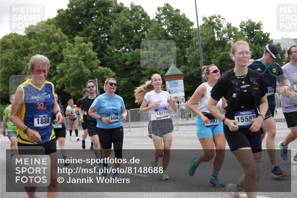 29.06.2025 - hella hamburg halbmarathon Jannik Wohlers http://msf.ph/oto/8148688 29.06.2025 10:49:22 Lombardsbrücke 1040, 1041, 1888, 2212, 2466, 2862, 2997, 4870, 5076, 5552, 5694, 6694, 7305, 7339, 7366, 7679, 8065, 9015, 9162, 10403, 10683, 10704, 12124, 12388, 13764, 13915, 13942, 14137, 14184, 14214, 14529, 14545, 14692, 15063, 15582, 16097, 16265, 16512, 16944, 16953, 16975, 17196, 17408, 18086, 18404, 18684, 19071, 19247 meine-sportfotos.de